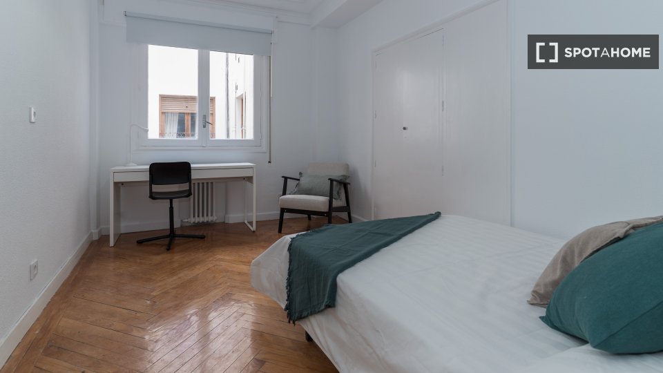 Double room Madrid, 10 beds, 380m² — photo 6