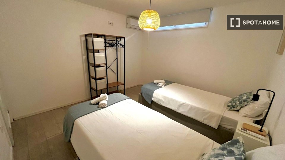 Double room Porto, 3 beds, 85m² — photo 36