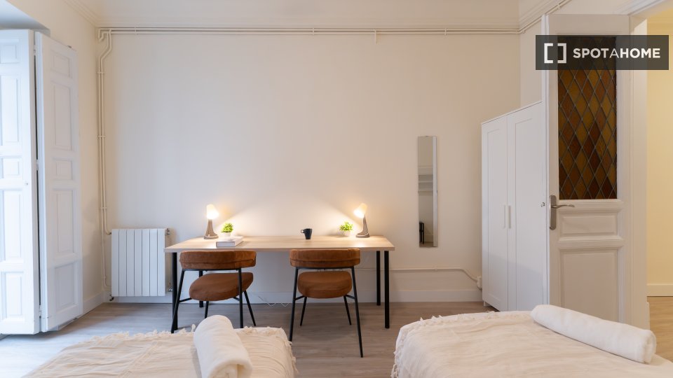 Double room Madrid, 9 beds — photo 8