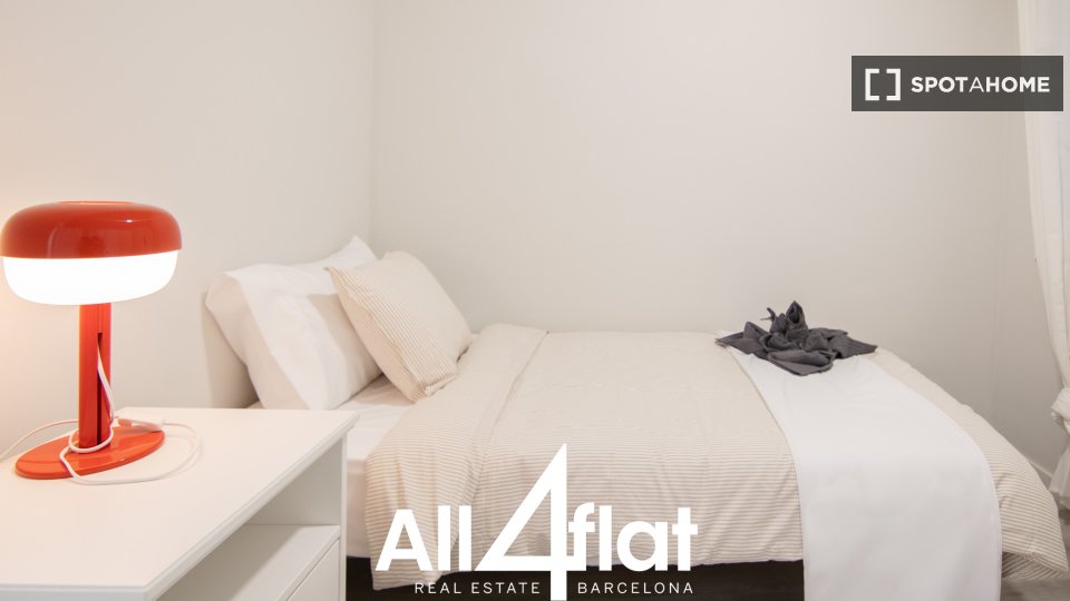 Apartment Barcelona, 4 beds, 73m² — photo 15