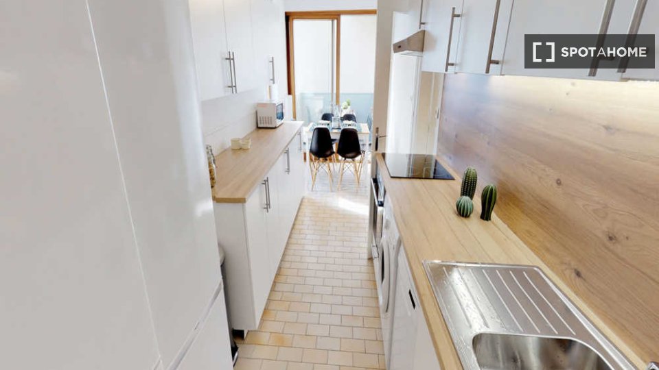 Double room Lyon, 5 beds, 110m² — photo 13
