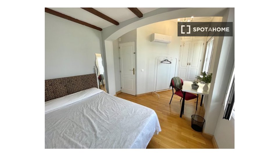 Double room Seville, 12 beds, 300m² — photo 12