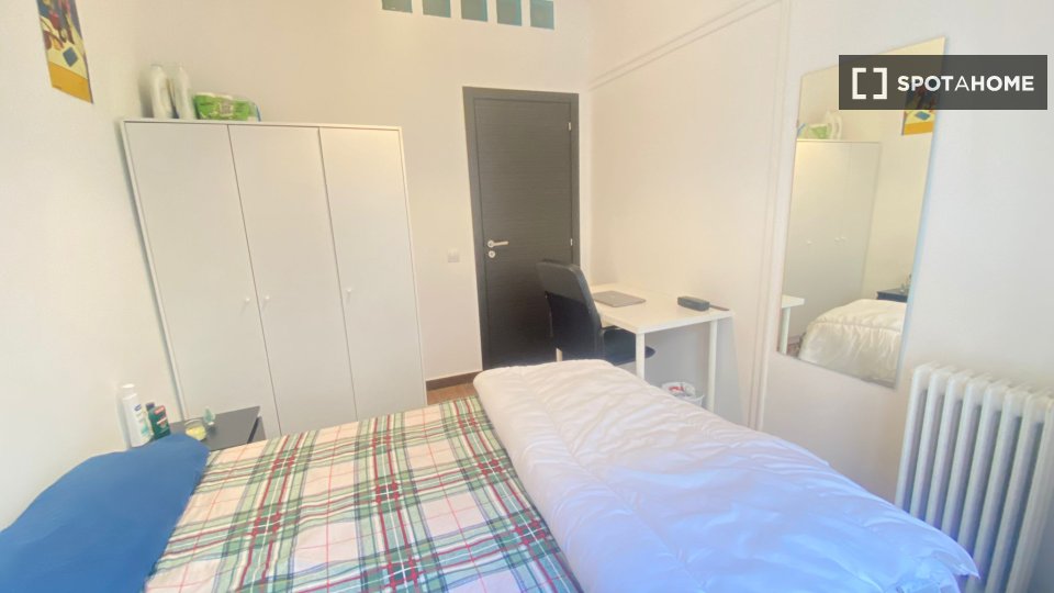 Double room Madrid, 8 beds — photo 7