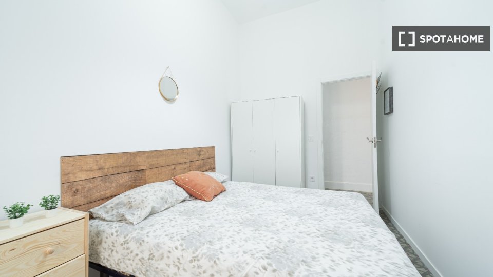 Double room Barcelona, 14 beds, 400m² — photo 12