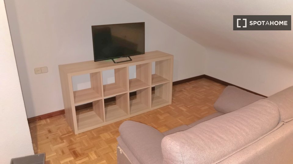 Double room Madrid, 4 beds, 80m² — photo 2