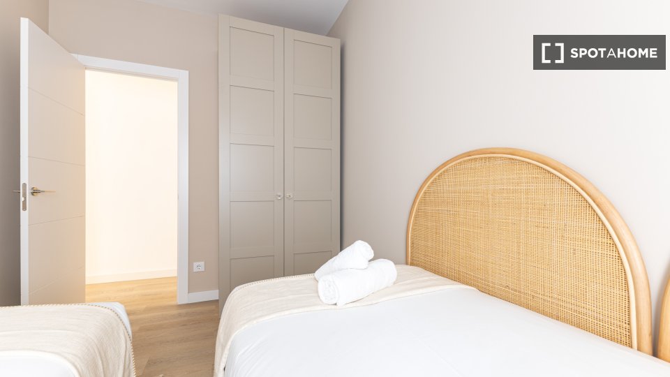 Apartment Barcelona, 3 beds, 82m² — photo 18
