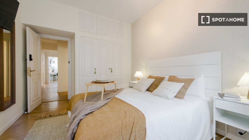 Double room Madrid, 9 beds — photo 5