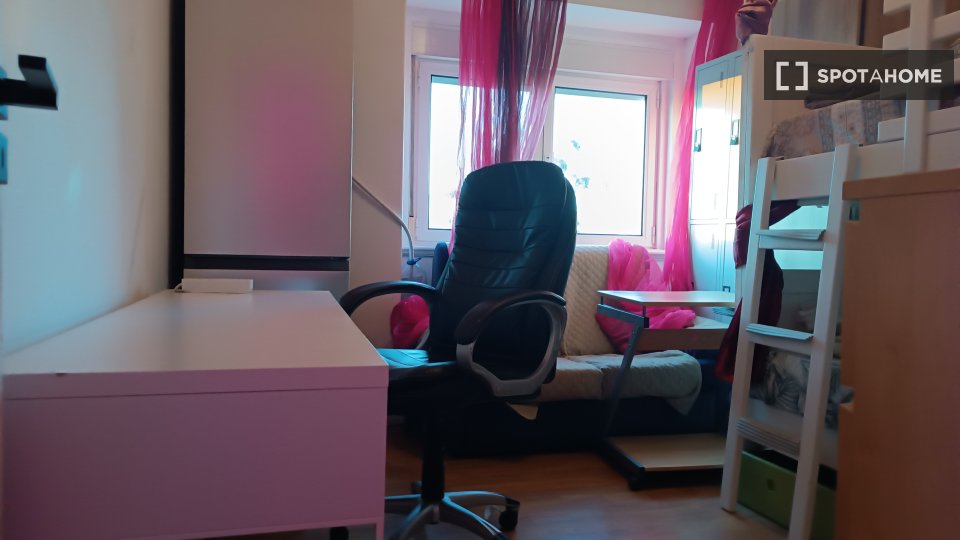 Double room Lisbon, 3 beds, 90m² — photo 46