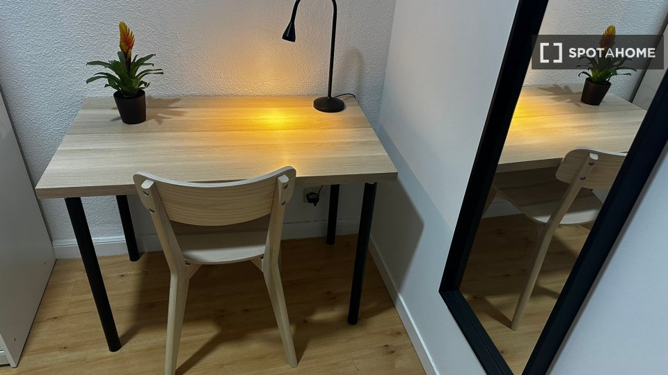 Double room Madrid, 4 beds, 90m² — photo 8