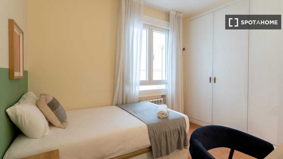 Double room Madrid, 6 beds — photo 8