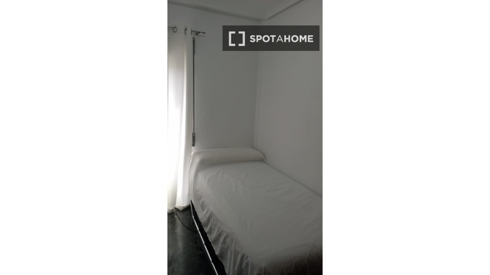 Double room Valencia, 5 beds, 110m² — photo 12
