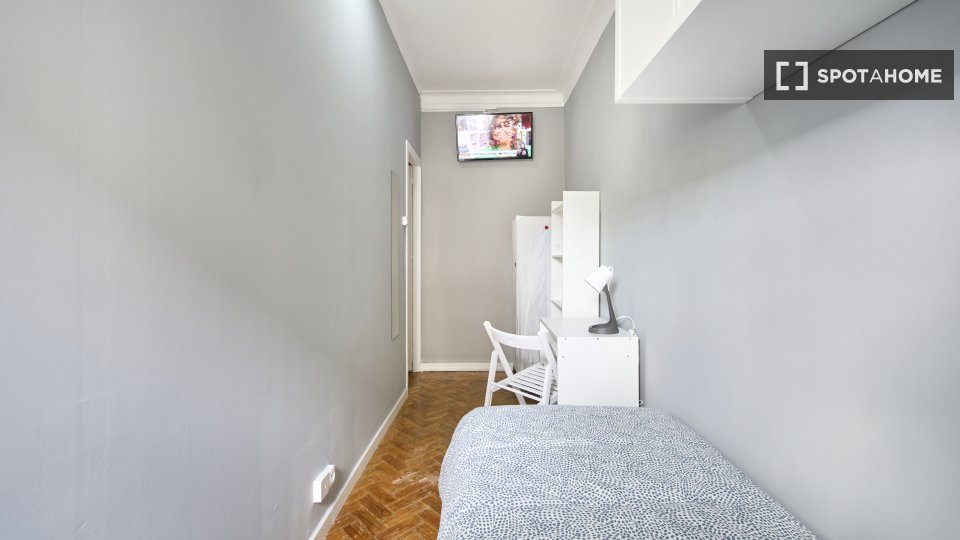 Double room Lisbon, 6 beds — photo 7