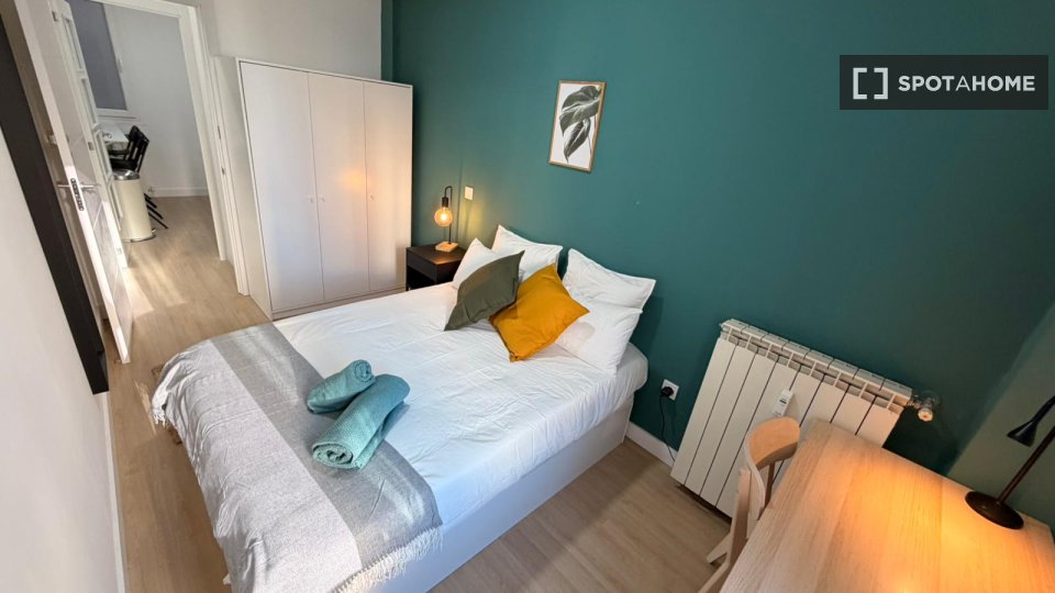 Double room Madrid, 5 beds, 90m² — photo 36