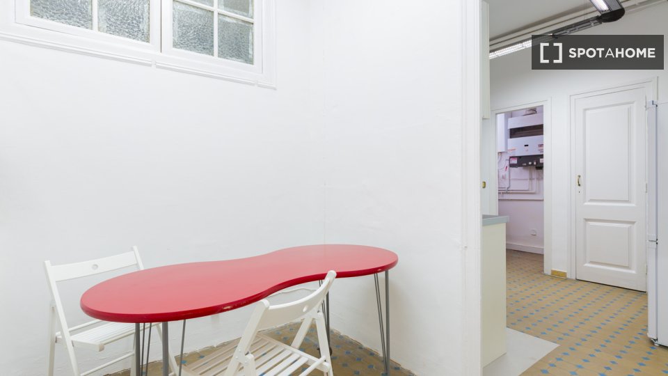 Double room Barcelona, 8 beds, 175m² — photo 17
