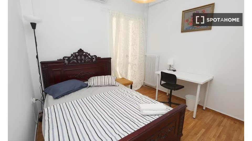 Double room Athens, 3 beds — photo 11