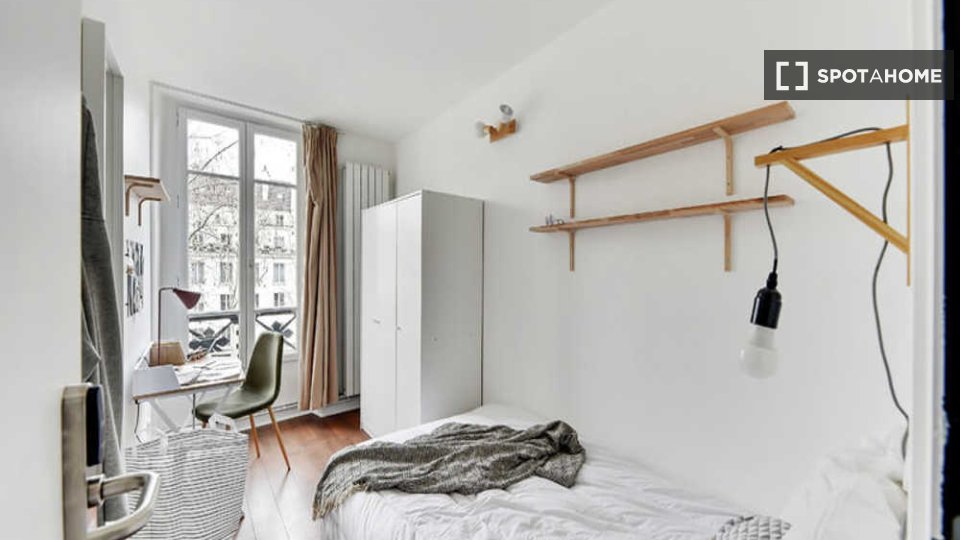 Camera in appartamento condiviso in affitto nel quartiere Arts et Métiers di Parigi. - en París