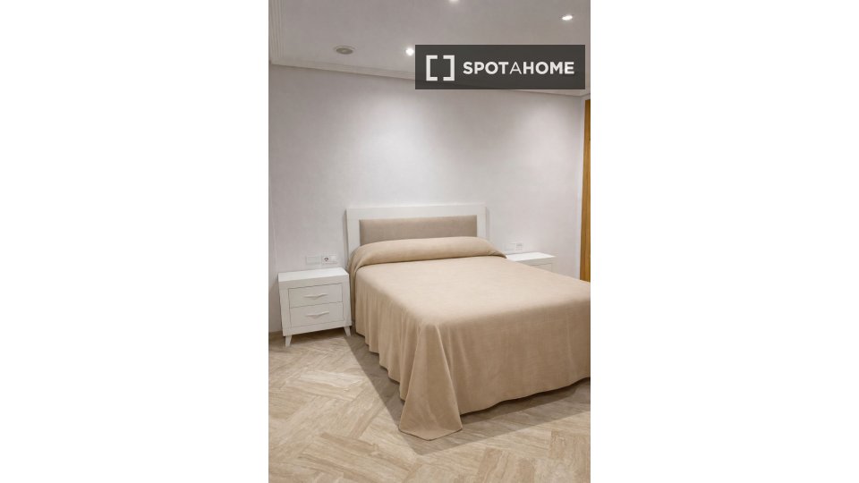 Apartment Alicante, 3 beds, 150m² — photo 15