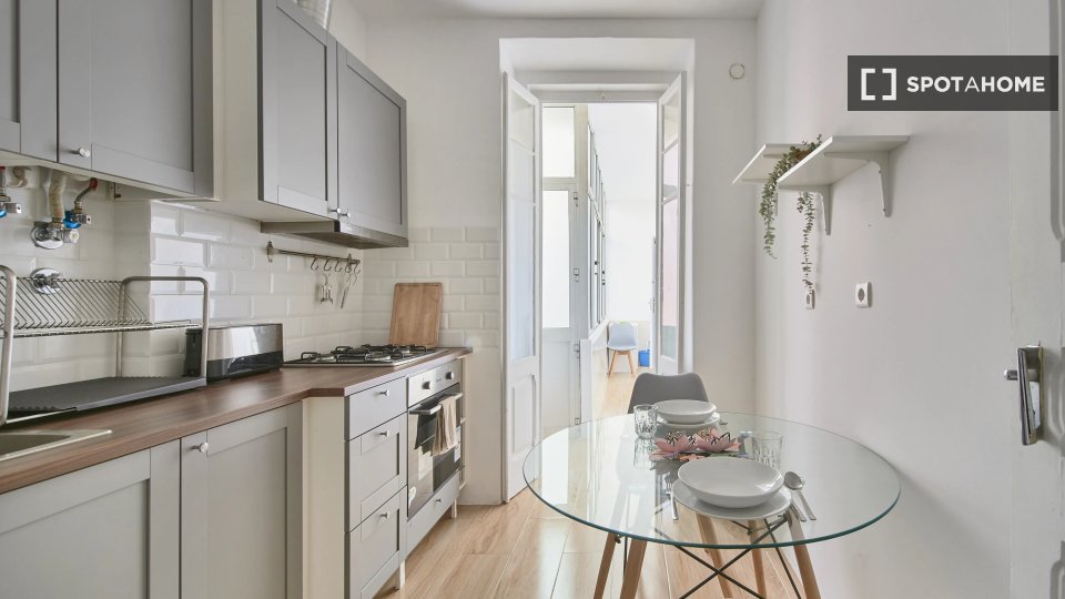 Double room Lisbon, 4 beds — photo 8