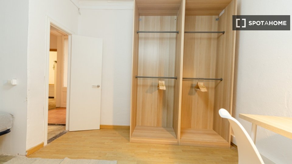 Double room Barcelona, 4 beds, 100m² — photo 9