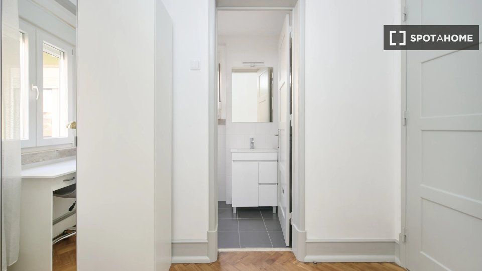 Double room Lisbon, 7 beds — photo 13