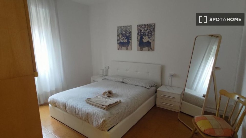 Double room Milan, 2 beds — photo 8