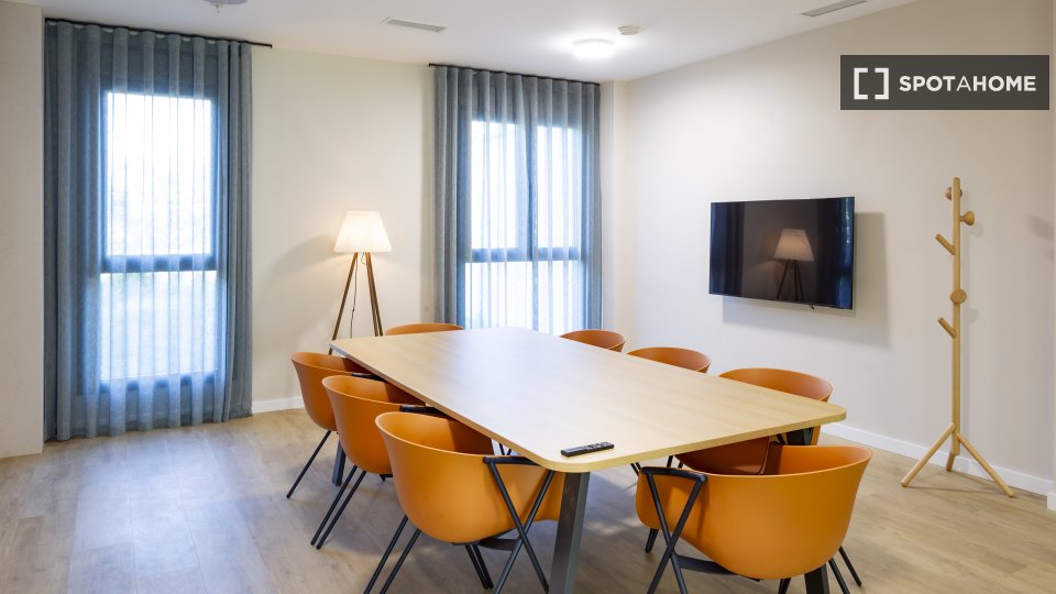 Apartment Malaga, 4 beds, 15m² — photo 12