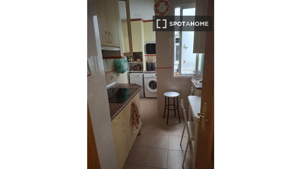 Double room Madrid, 1 bed, 100m² — photo 9