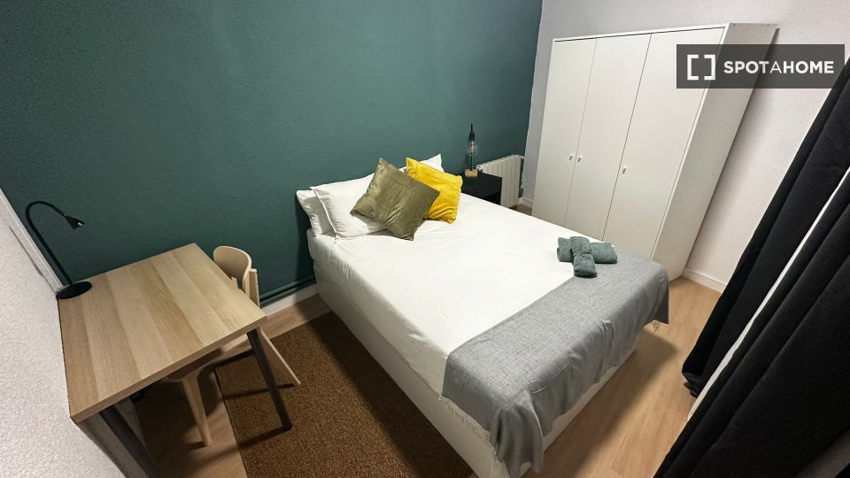 Double room Madrid, 7 beds, 160m² — photo 7