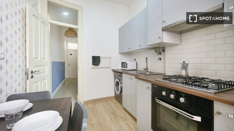 Double room Lisbon, 4 beds — photo 8