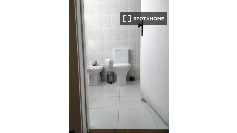 Double room Porto, 3 beds, 90m² — photo 7
