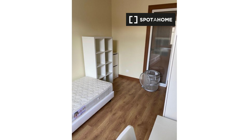 Double room Lisbon, 4 beds — photo 10