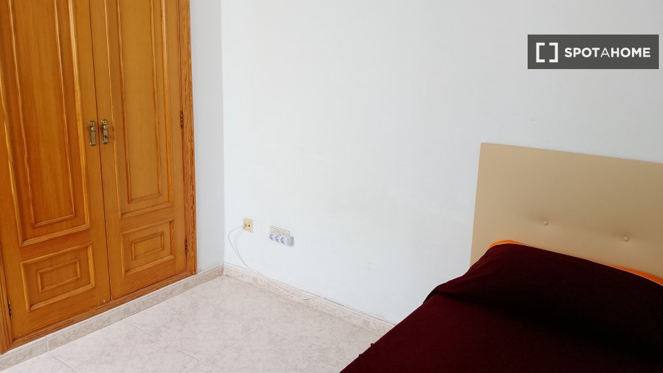Habitación en piso compartido en Catarroja, Valencia.