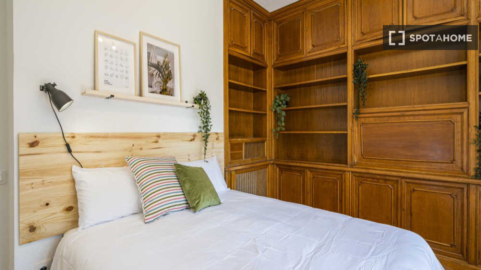 Double room Madrid, 6 beds — photo 30