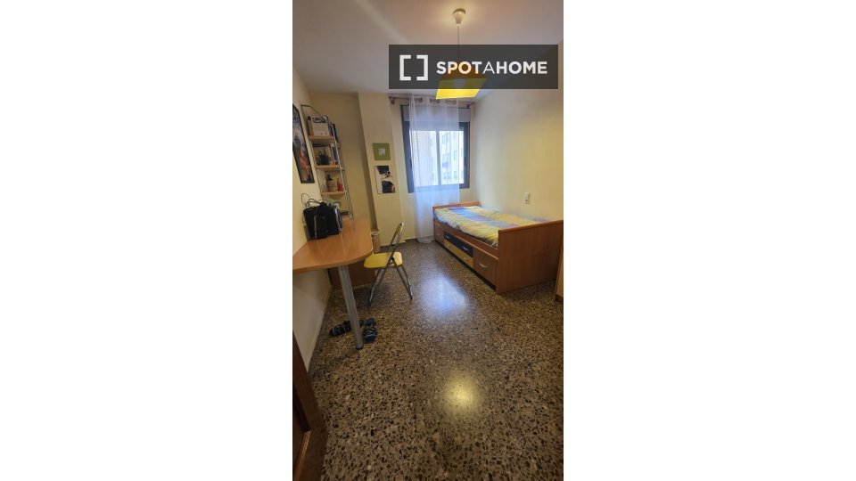 Double room Zaragoza, 4 beds, 90m² — photo 11