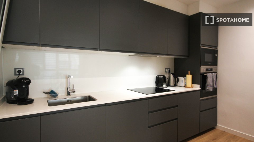 Double room Barcelona, 3 beds — photo 11