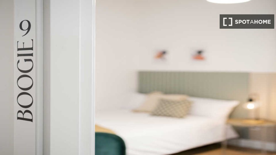 Double room Madrid, 16 beds — photo 37