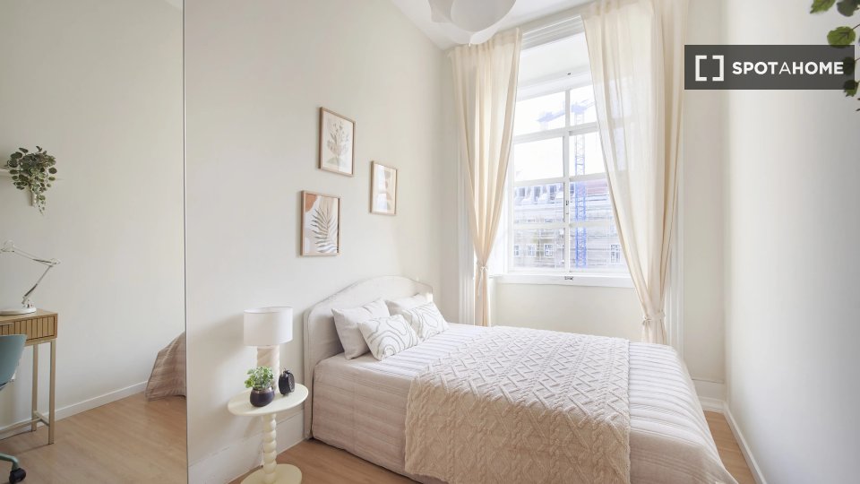 Double room Lisbon, 9 beds — photo 10