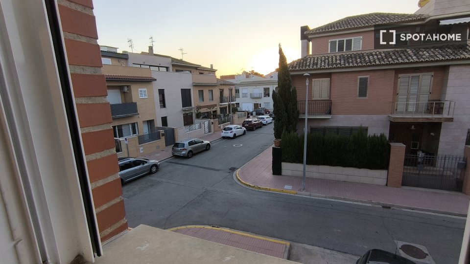 Double room Valencia, 2 beds, 120m² — photo 16