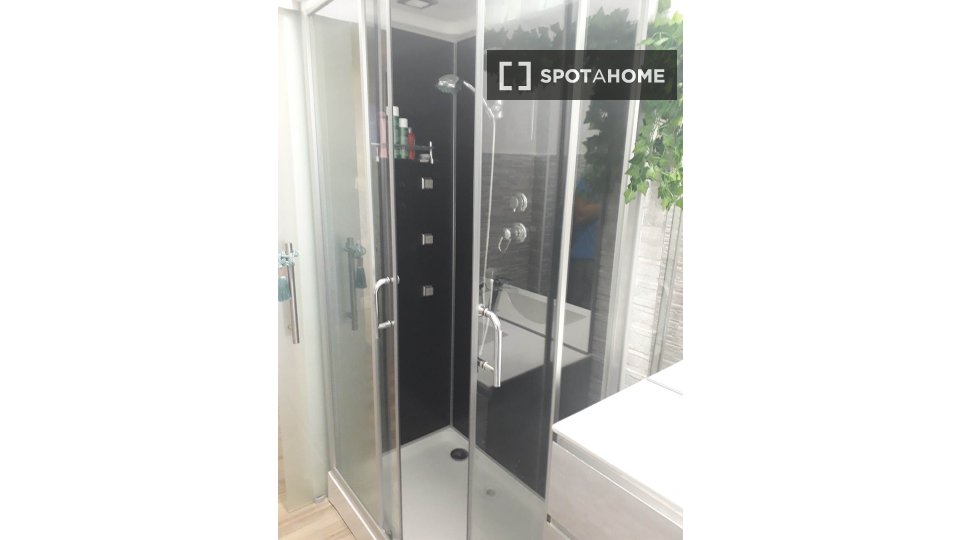 Double room Turin, 3 beds, 75m² — photo 17