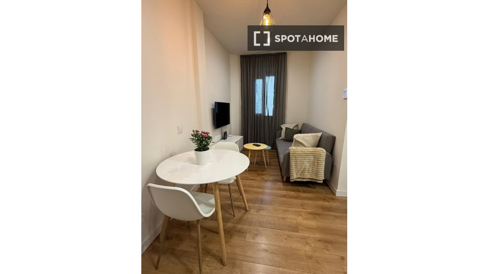 Apartment Madrid, 2 beds, 51m² — photo 5