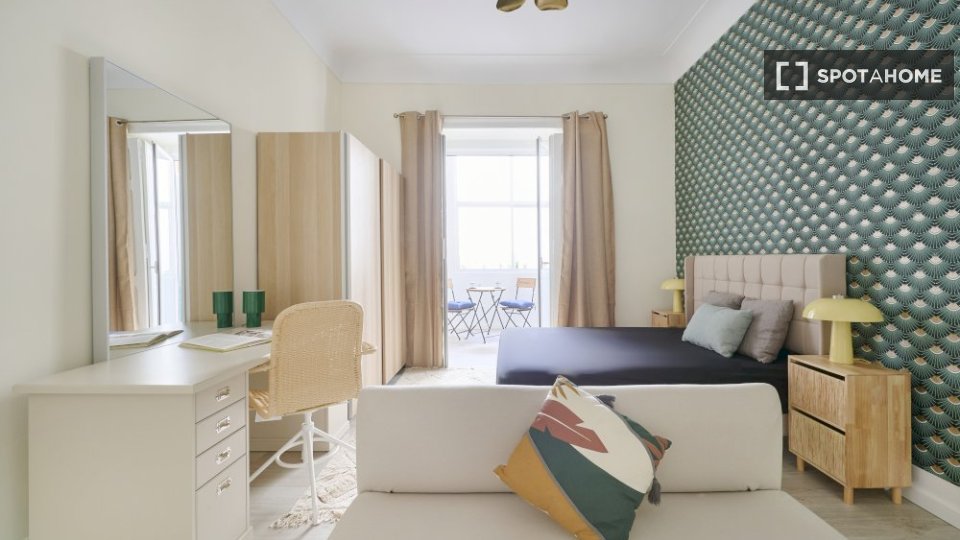 Double room Lisbon, 5 beds — photo 1