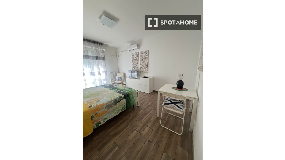 Double room Milan, 3 beds, 90m² — photo 36