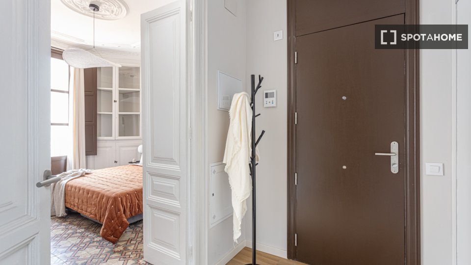 Apartment Barcelona, 2 beds, 80m² — photo 9