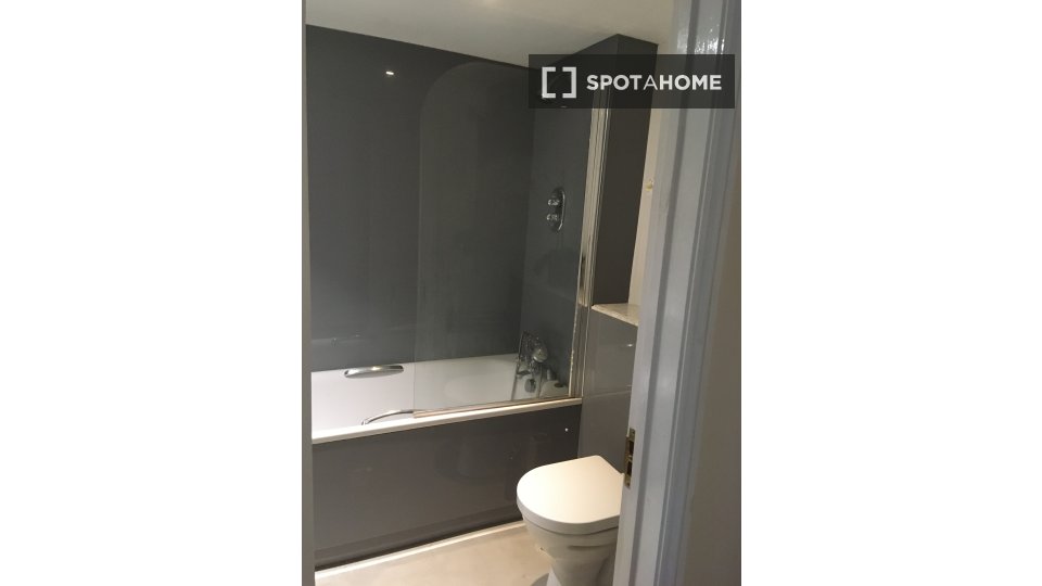 Double room London, 3 beds, 1000m² — photo 13