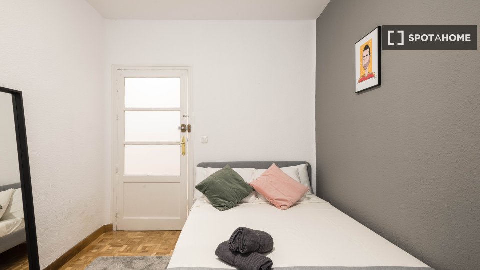 Double room Madrid, 5 beds — photo 12