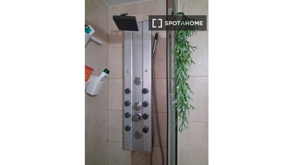 Double room Malaga, 3 beds — photo 3