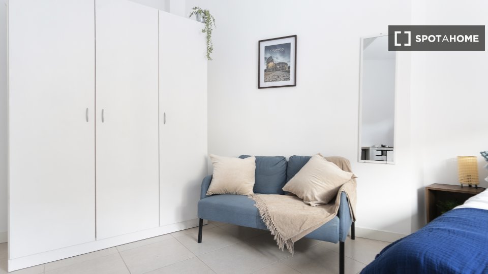 Double room Madrid, 5 beds — photo 13