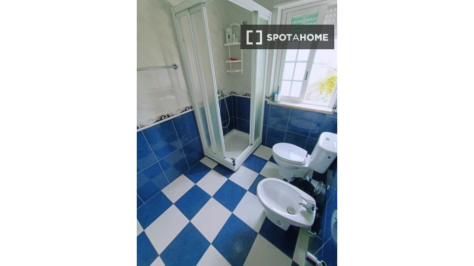 Apartment Lisbon, 5 beds — photo 17
