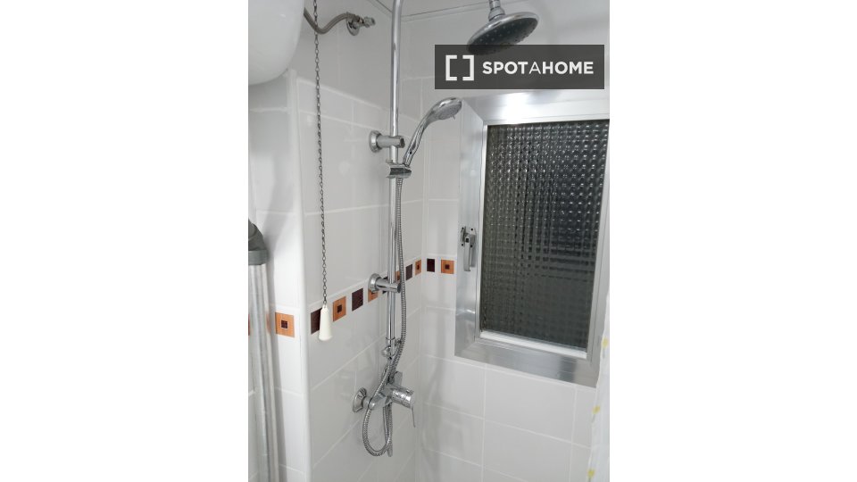 Double room Madrid, 3 beds, 50m² — photo 2