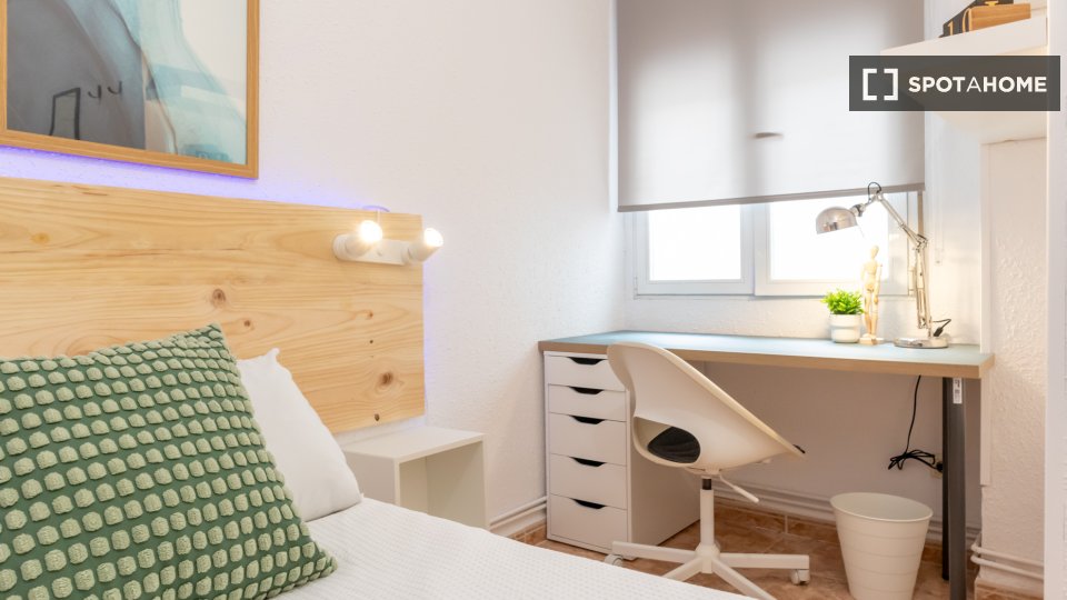 Double room Madrid, 6 beds, 134m² — photo 9